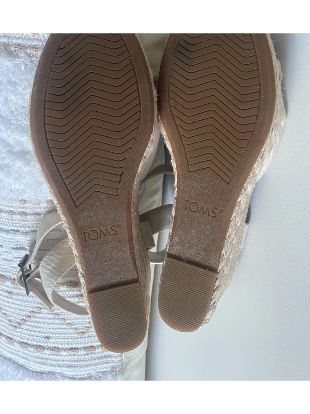 Toms Kinsley Natural Ivory Knotted Espadrille Wedge Sandal Boho Coastal Vacation